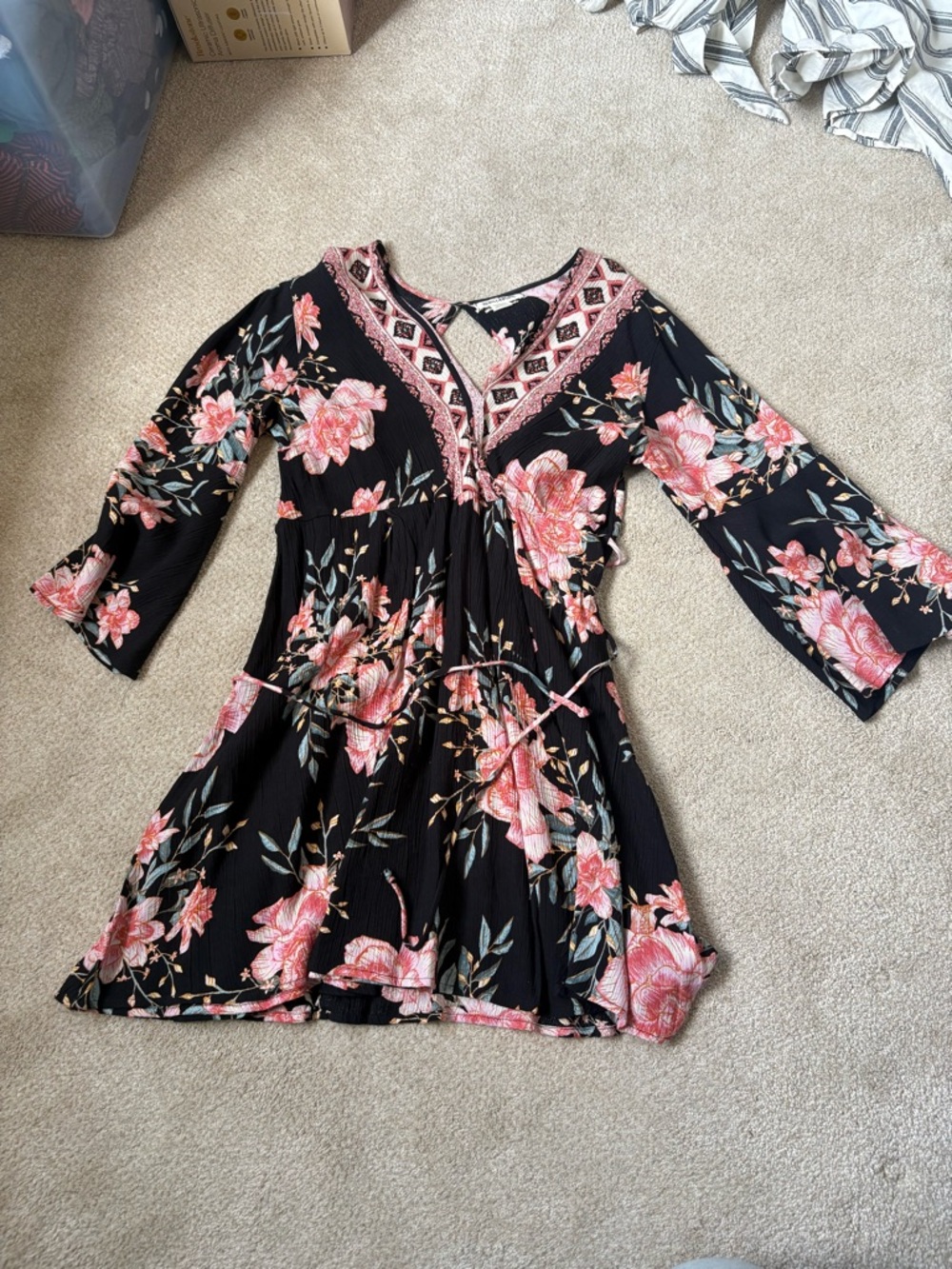 Billabong black floral keyhole back dress.